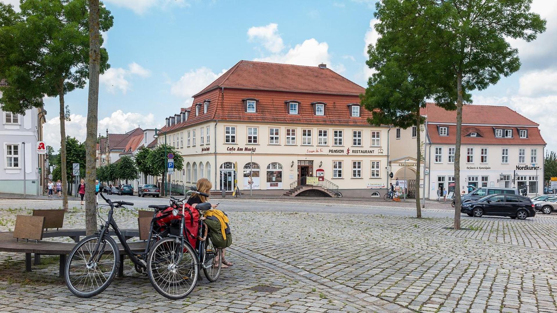 Pension Markt Neustrelitz Exteriör bild